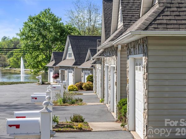 206 Waters Edge Drive , Weaverville, NC 28787