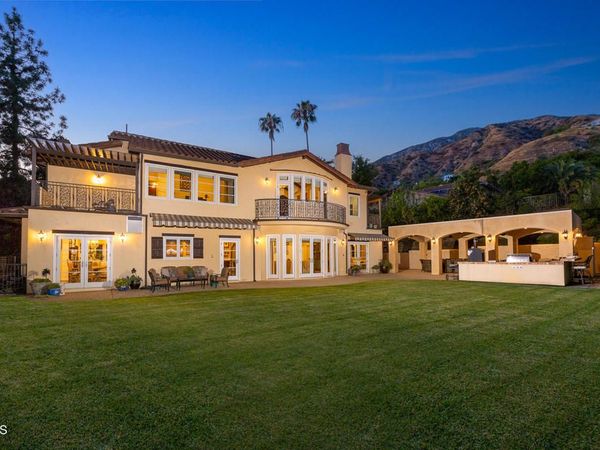 574 Camillo Road, Sierra Madre, CA 91024