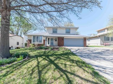 5810 S 105th Street , Omaha, NE 68127