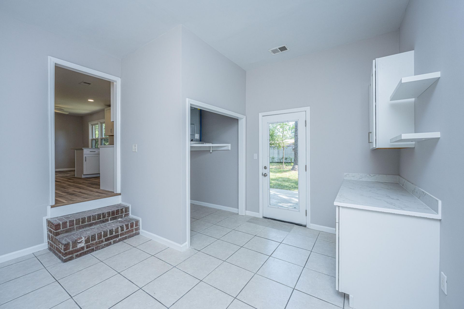 113 Monroe Drive Photo 12