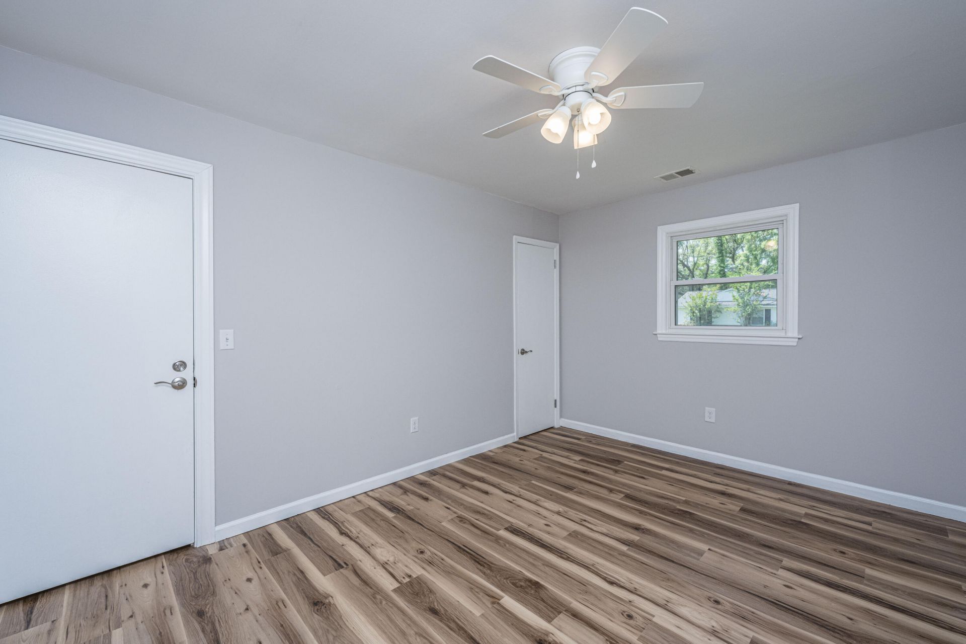 113 Monroe Drive Photo 16