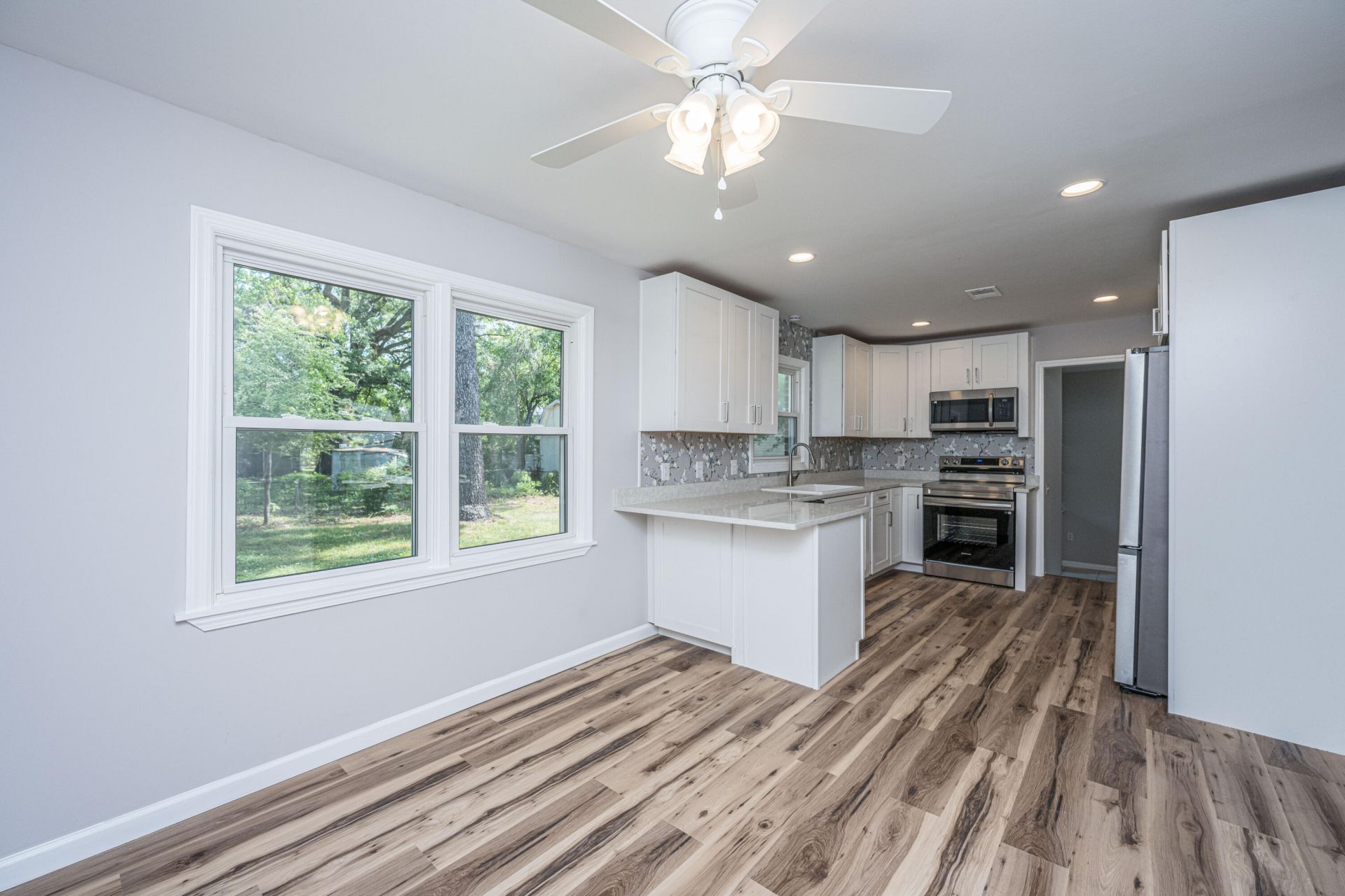 113 Monroe Drive Photo 6