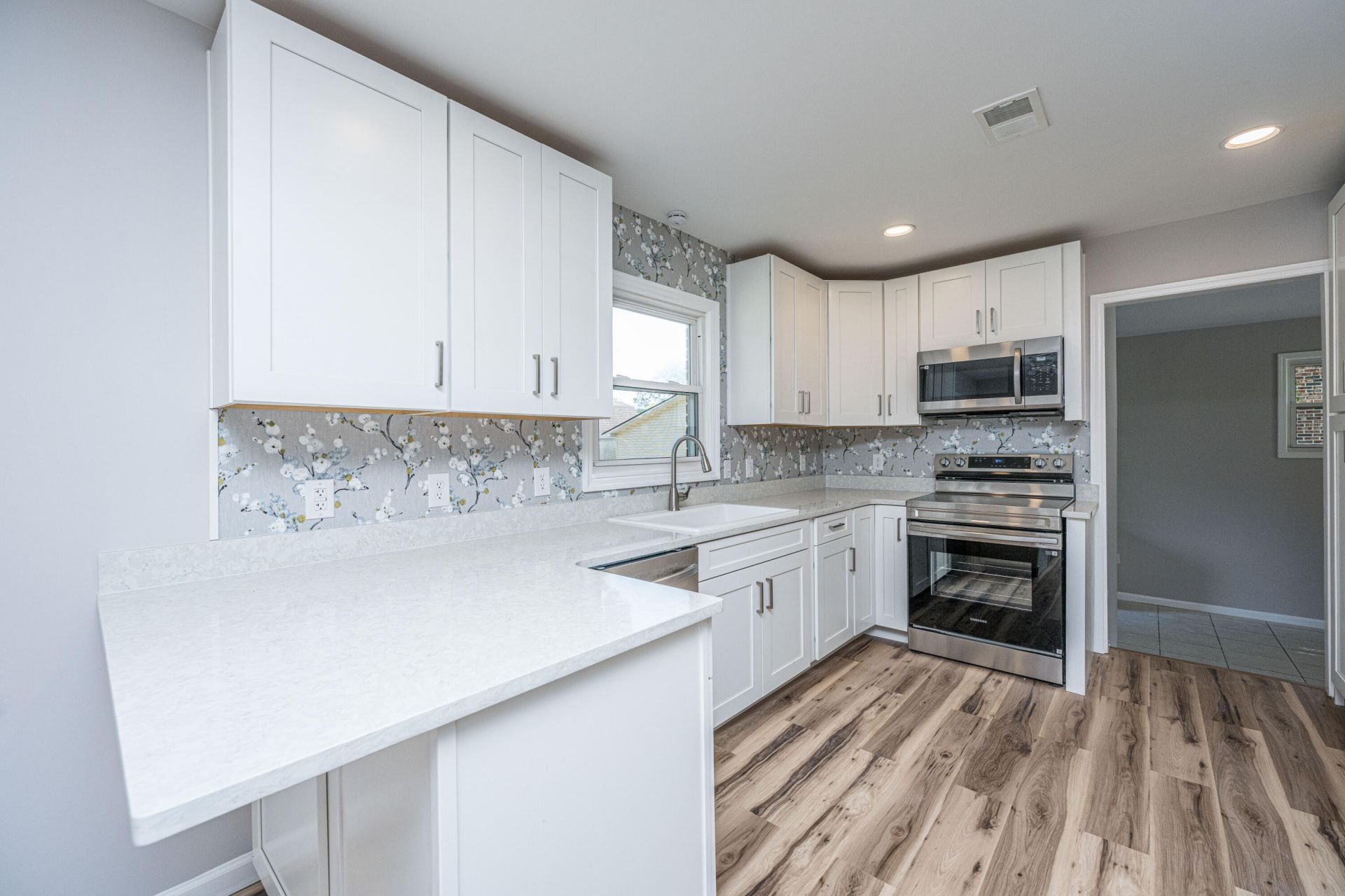 113 Monroe Drive Photo 8