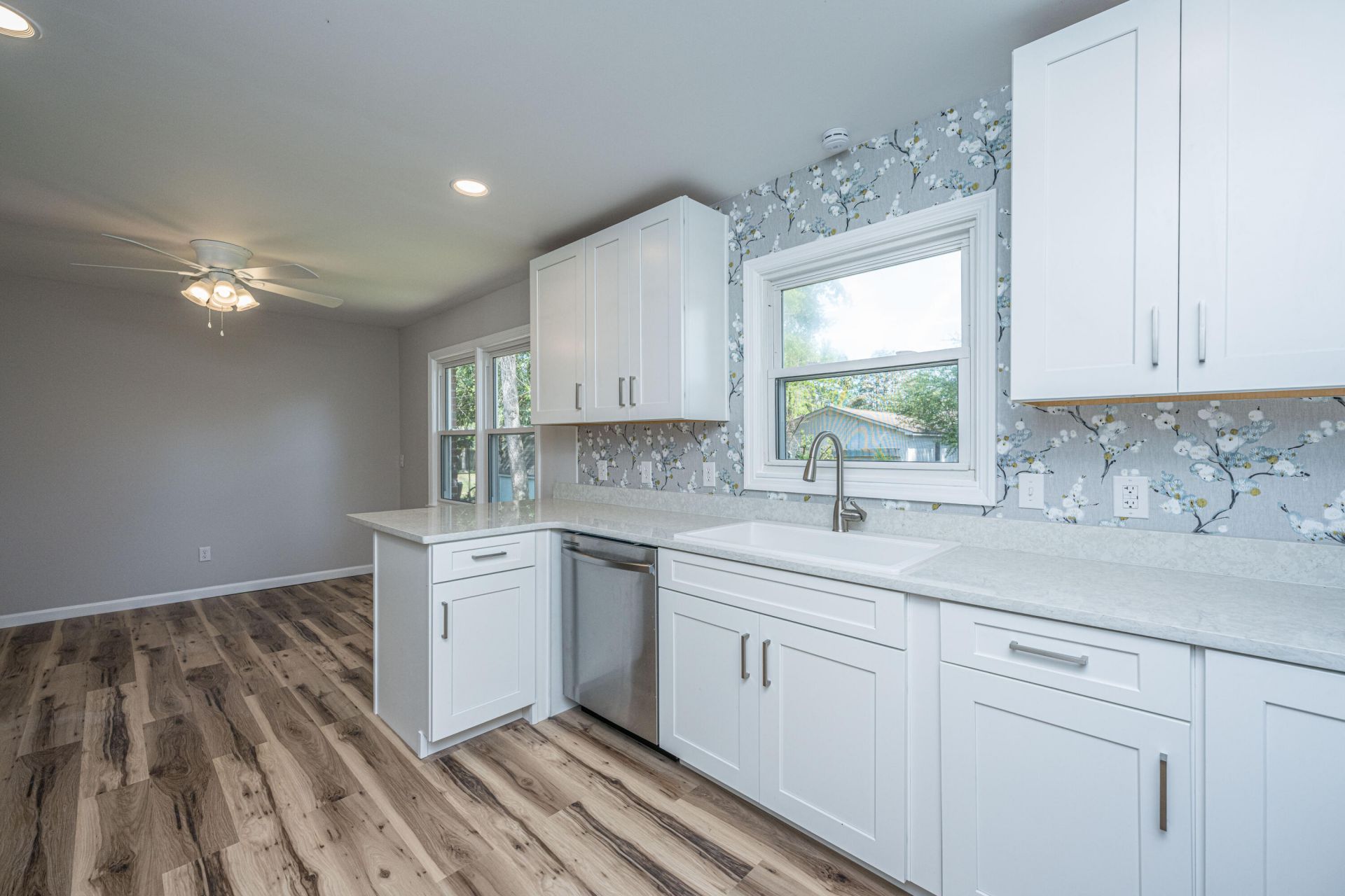 113 Monroe Drive Photo 9