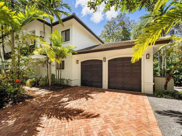 2301 Tigertail Ave , Coconut Grove, FL 33133