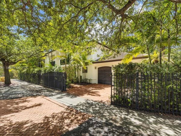 2301 Tigertail Ave, Coconut Grove, FL 33133