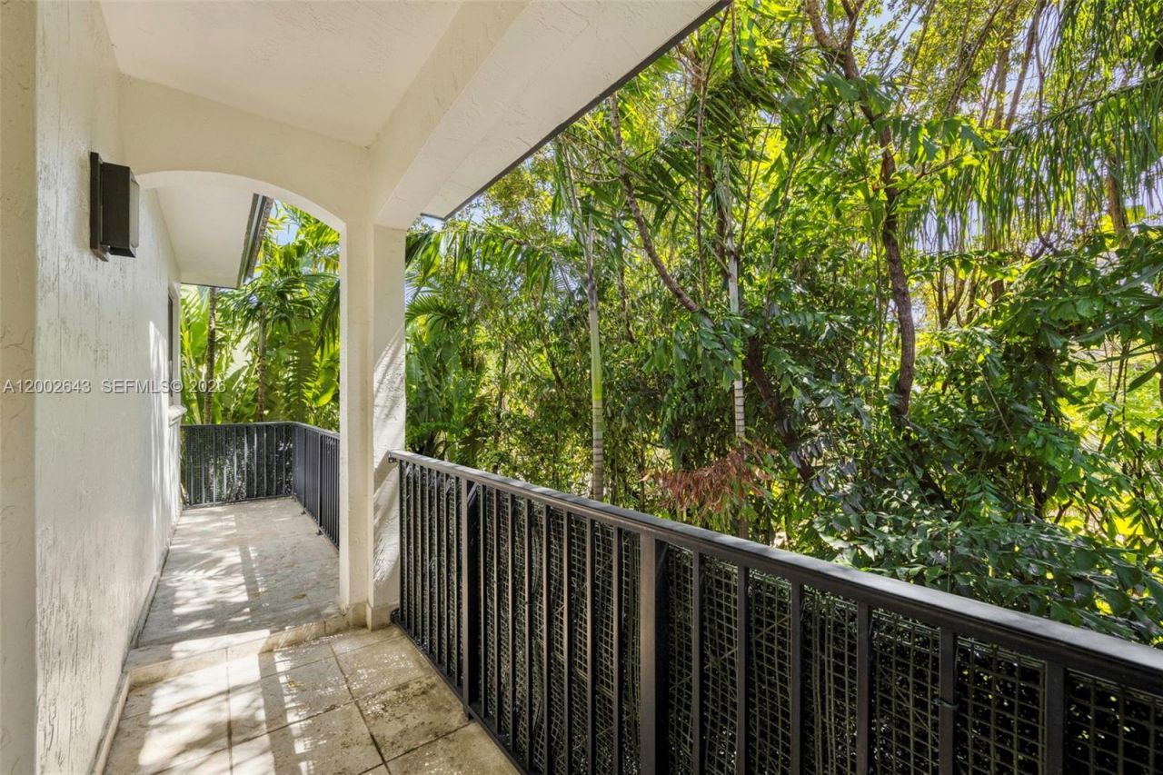 2301 Tigertail Ave, Coconut Grove, FL 33133 Photo