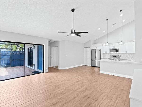 504 Timberlane Cir, Green Acres, FL 33463