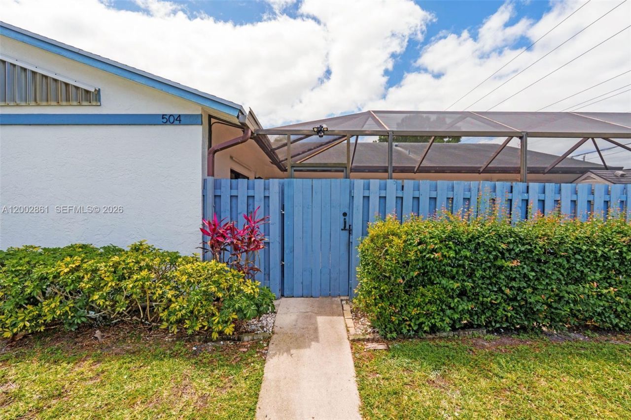 504 Timberlane Cir, Greenacres, FL 33463 Photo