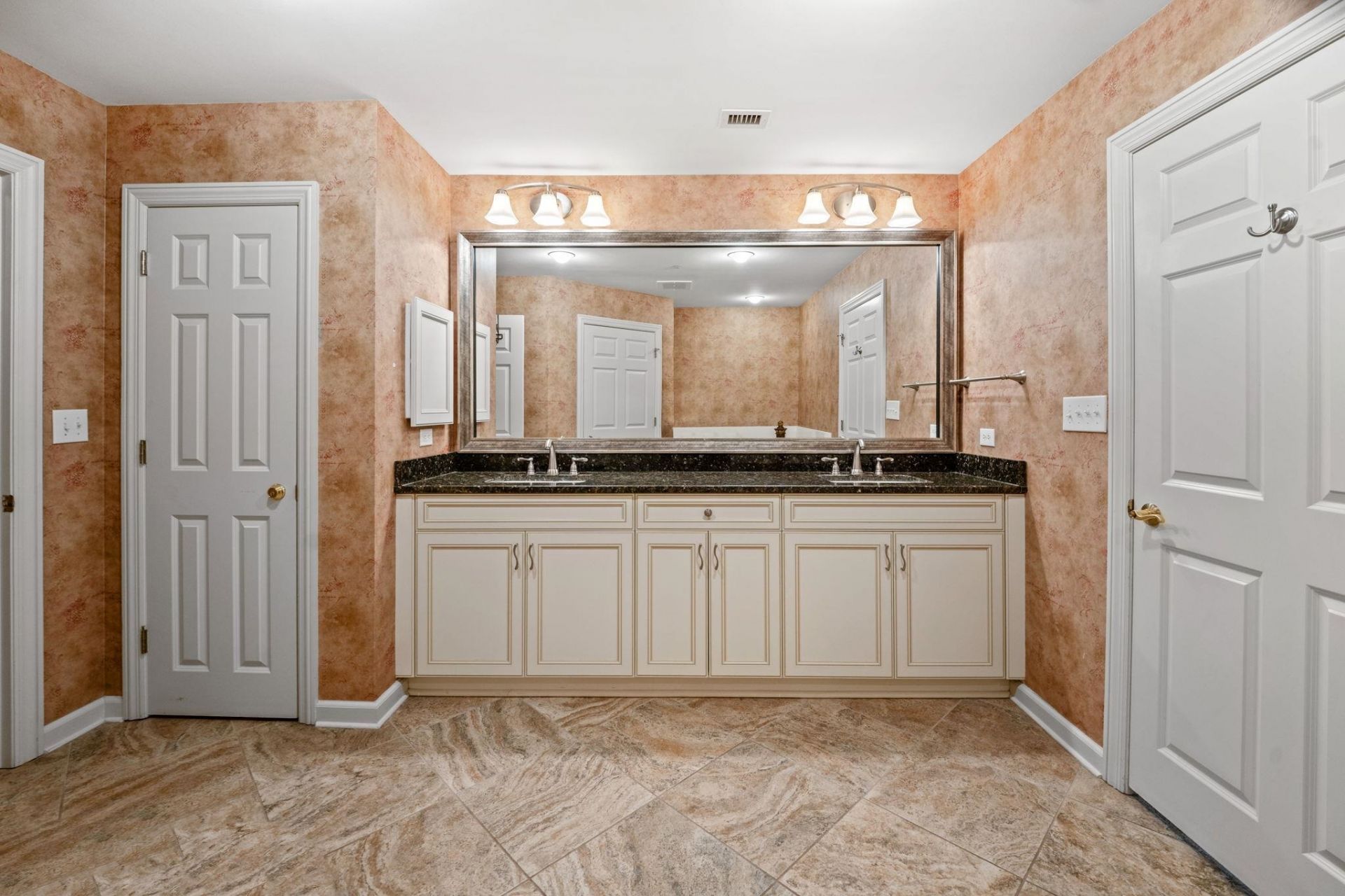 8500 Margate Circle Photo 25