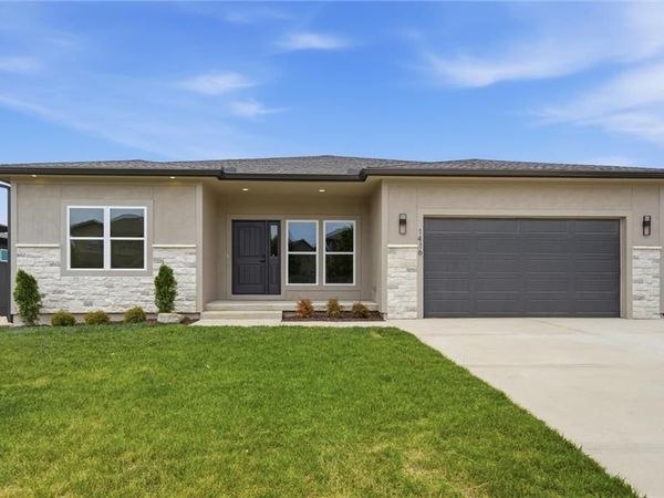 1416 NE Earnest Way, Lee's Summit, MO 64086