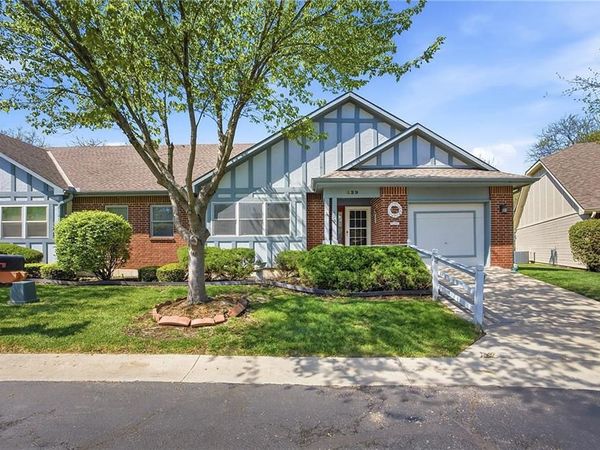 629 N Somerset Terrace, Olathe, KS 66062