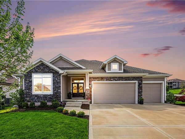 12802 W 173rd Terrace, Overland Park, KS 66221