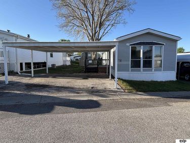 15115 Howe Plaza , Unit 108, Omaha, NE 68144