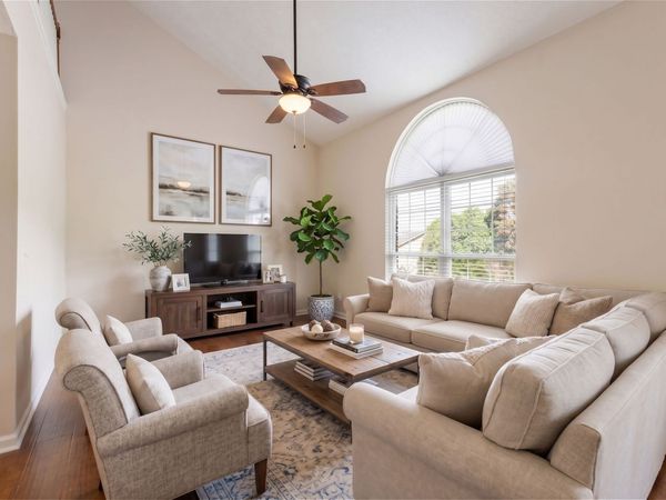 5752 Amalie Dr, Nashville, TN 37211