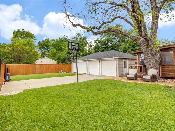 649 Northlake Drive, Dallas, TX 75218