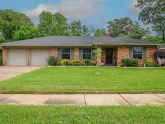 7629 University Drive Shreveport, LA 71105