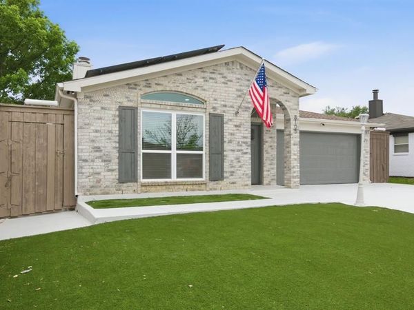 8105 Spruce Valley Drive, Fort Worth, TX 76137