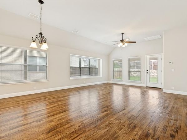 212 PROVIDENCE Drive, Van Alstyne, TX 75495