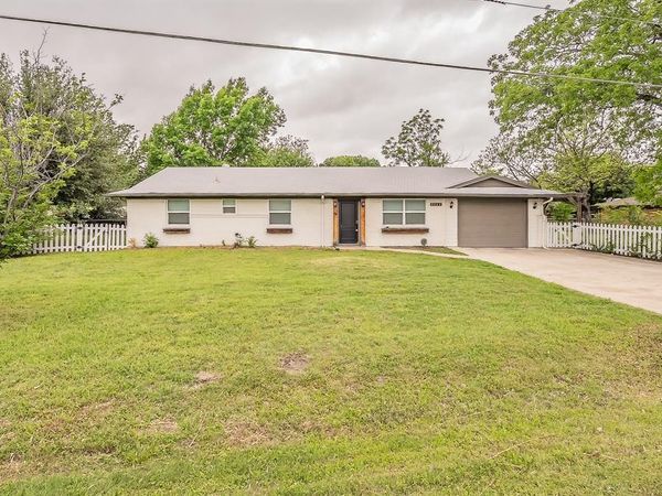 2322 Monteleon Street, Grand Prairie, TX 75051