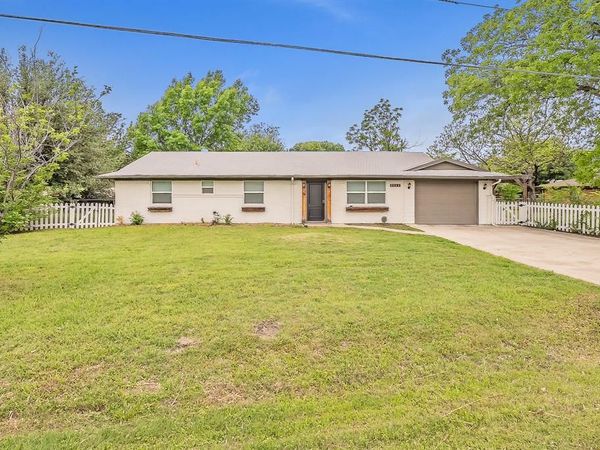 2322 Monteleon Street, Grand Prairie, TX 75051