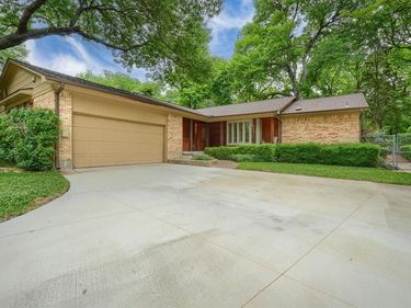 8226 Hunnicut Road, Dallas, TX 75228