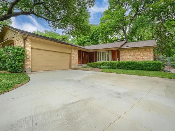 8226 Hunnicut Road , Dallas, TX 75228