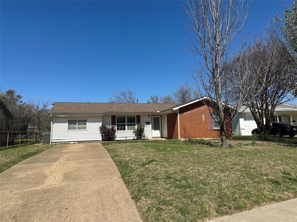 2203 Finley Road, Irving, TX 75062 Main Photo