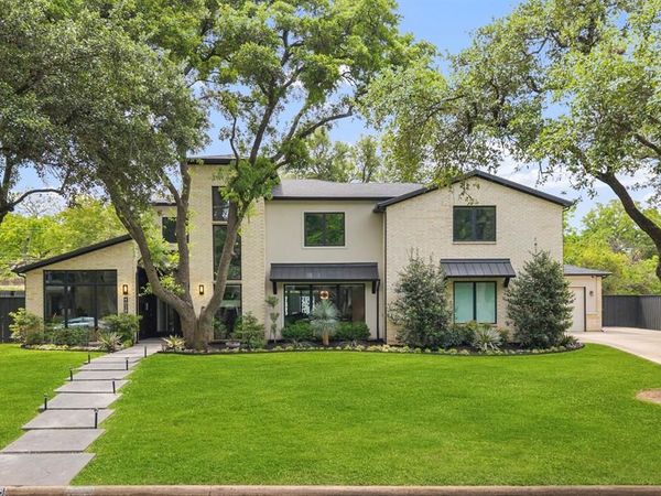 4028 Courtshire Drive , Dallas, TX 75229