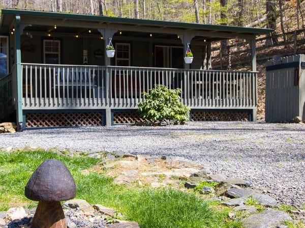 307 Dancing Leaf Lane, Bakersville, NC 28705