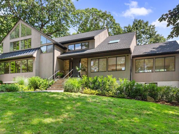 27 Stone Cabin Road , New Rochelle, NY 10801