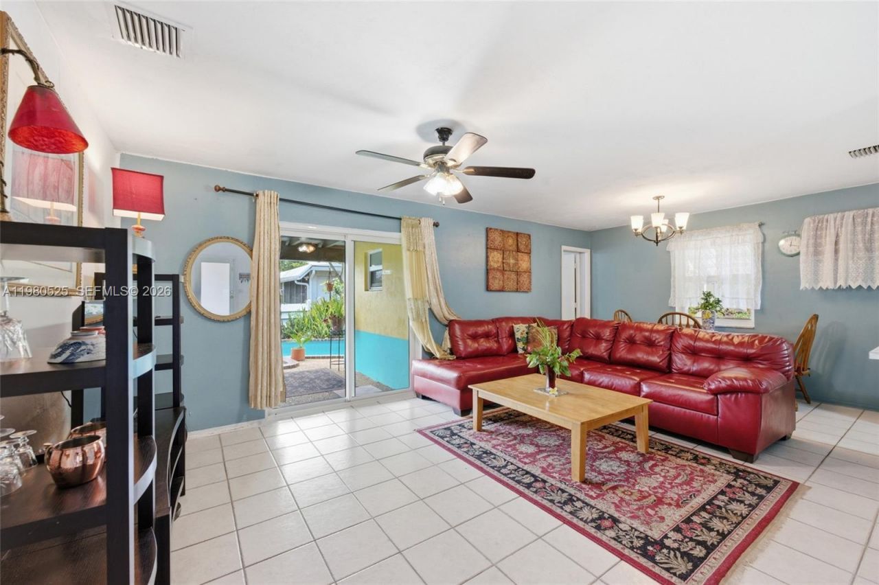 737 SW 2nd Ct, Hallandale Beach, FL 33009 Photo