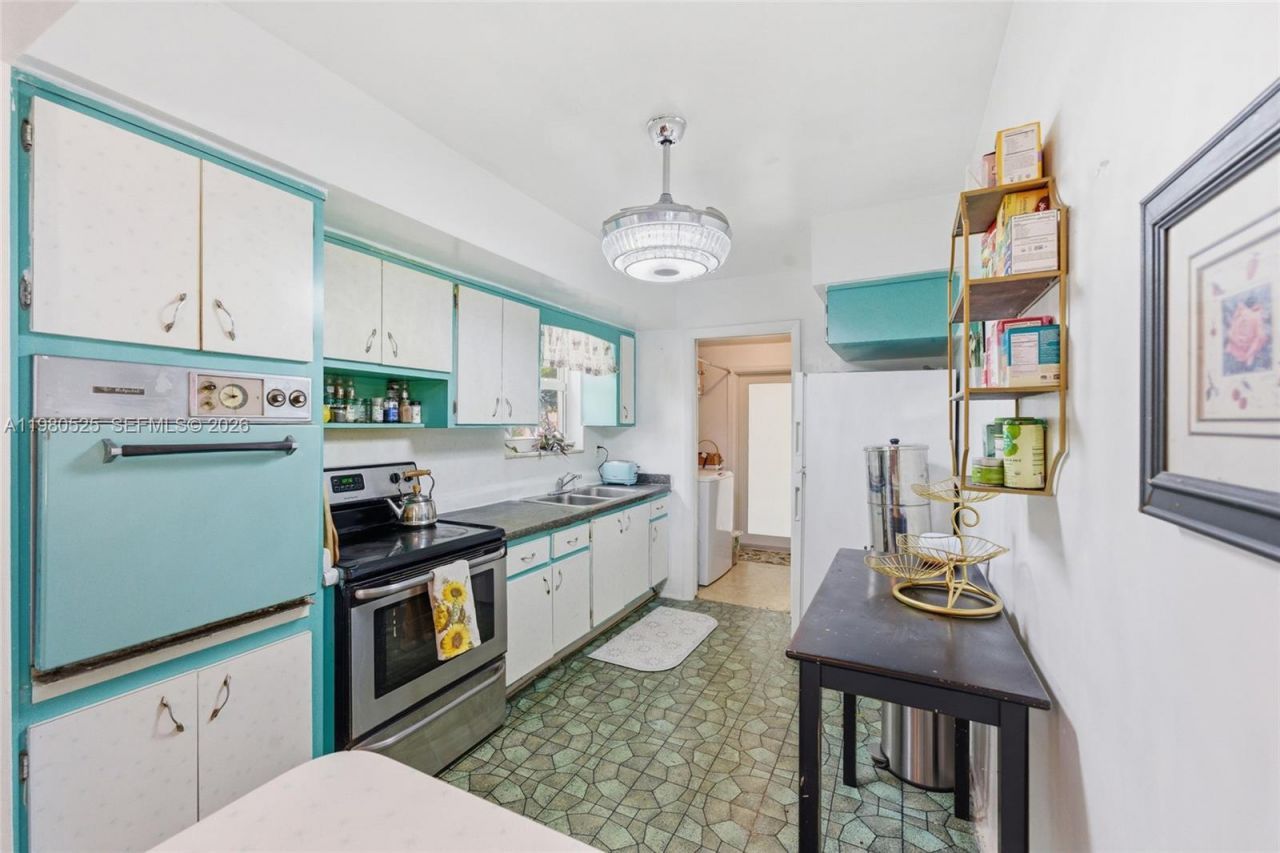 737 SW 2nd Ct, Hallandale Beach, FL 33009 Photo