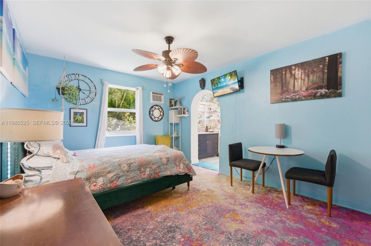 737 SW 2nd Ct, Hallandale Beach, FL 33009 Photo