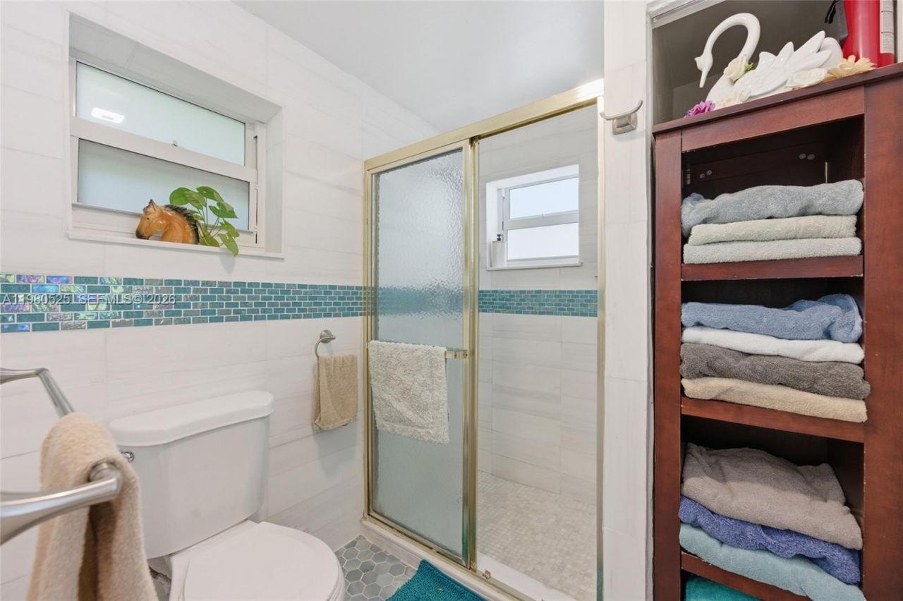 737 SW 2nd Ct, Hallandale Beach, FL 33009 Photo