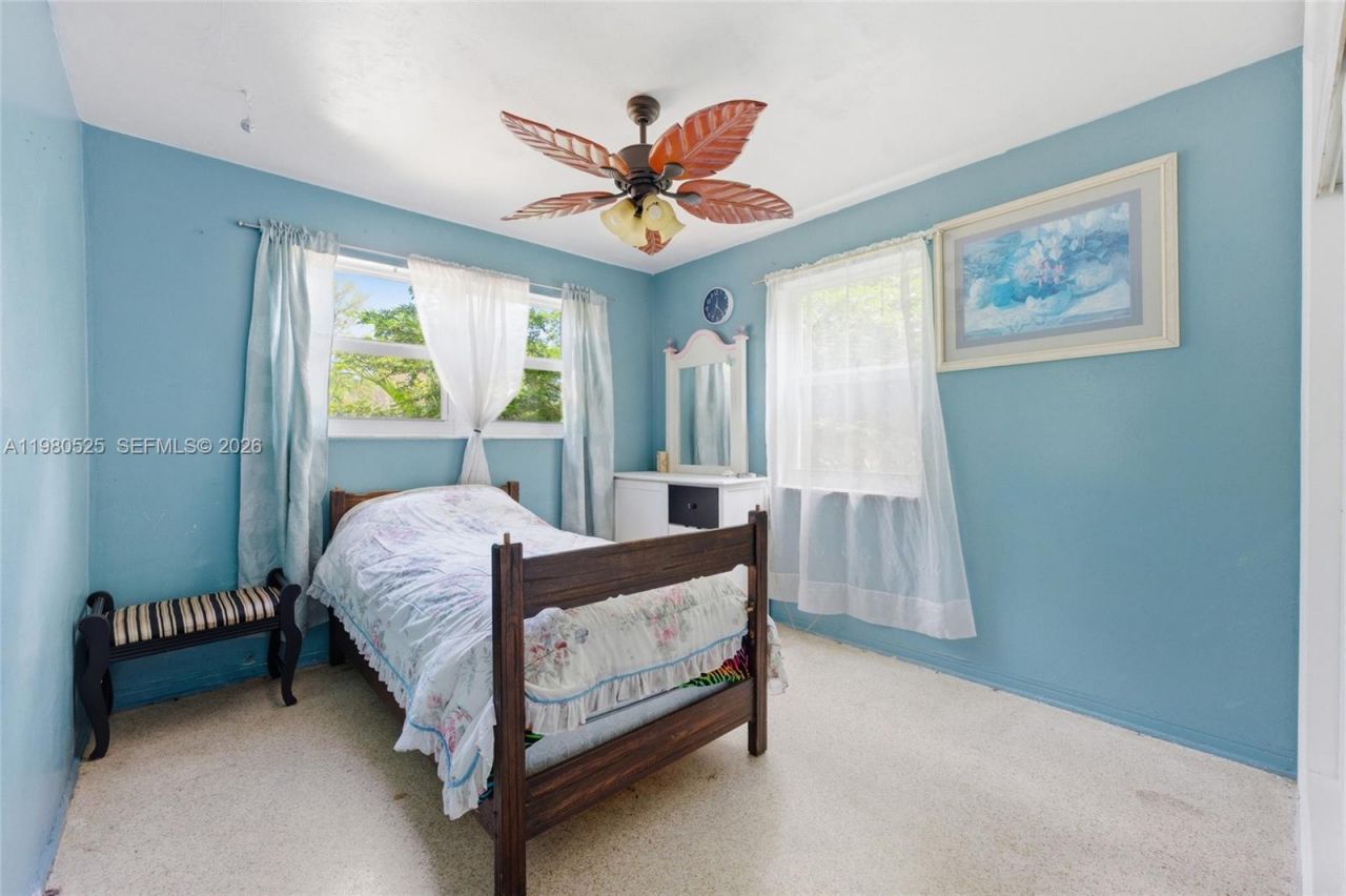 737 SW 2nd Ct, Hallandale Beach, FL 33009 Photo