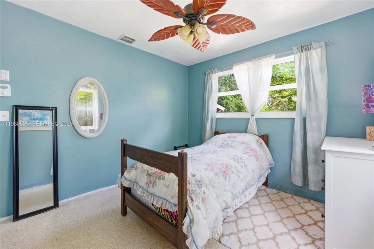 737 SW 2nd Ct, Hallandale Beach, FL 33009 Photo