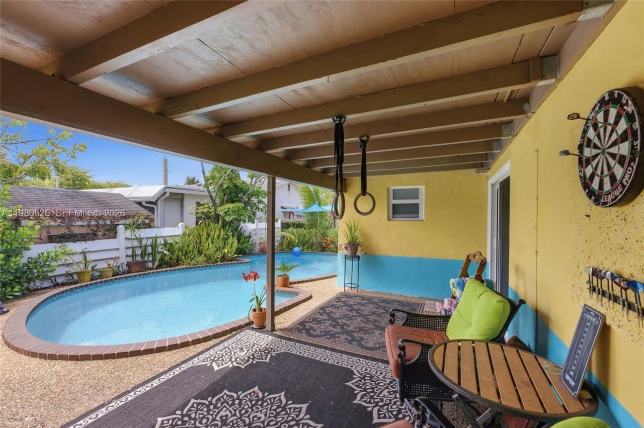 737 SW 2nd Ct, Hallandale Beach, FL 33009 Photo