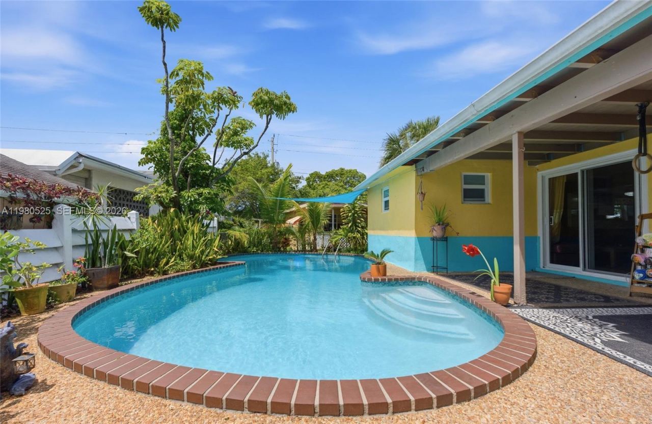 737 SW 2nd Ct, Hallandale Beach, FL 33009 Photo