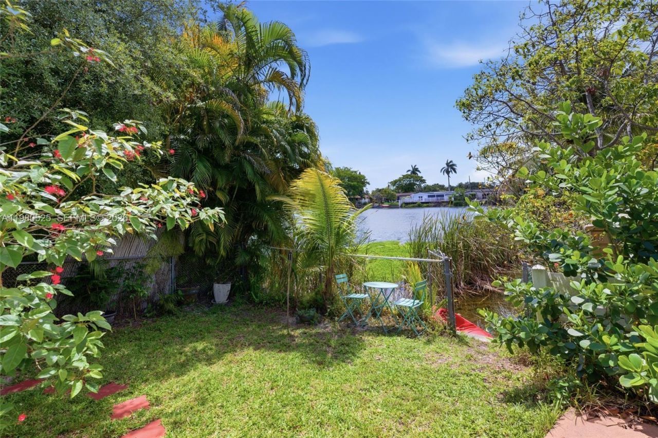 737 SW 2nd Ct, Hallandale Beach, FL 33009 Photo