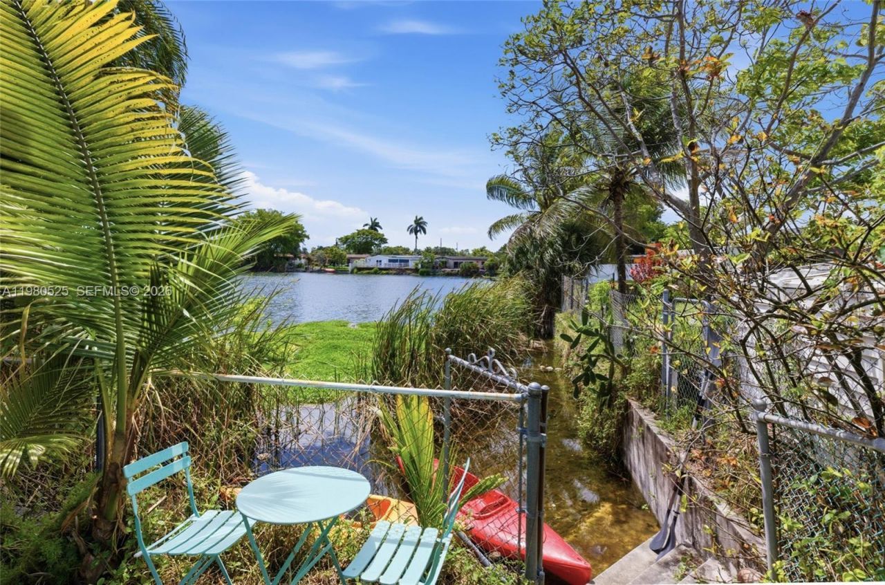 737 SW 2nd Ct, Hallandale Beach, FL 33009 Photo