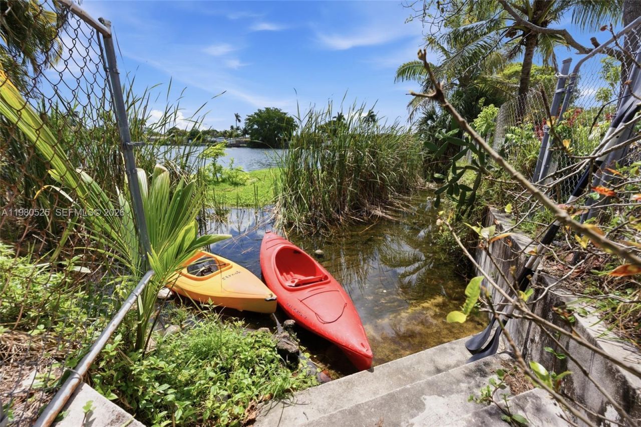 737 SW 2nd Ct, Hallandale Beach, FL 33009 Photo