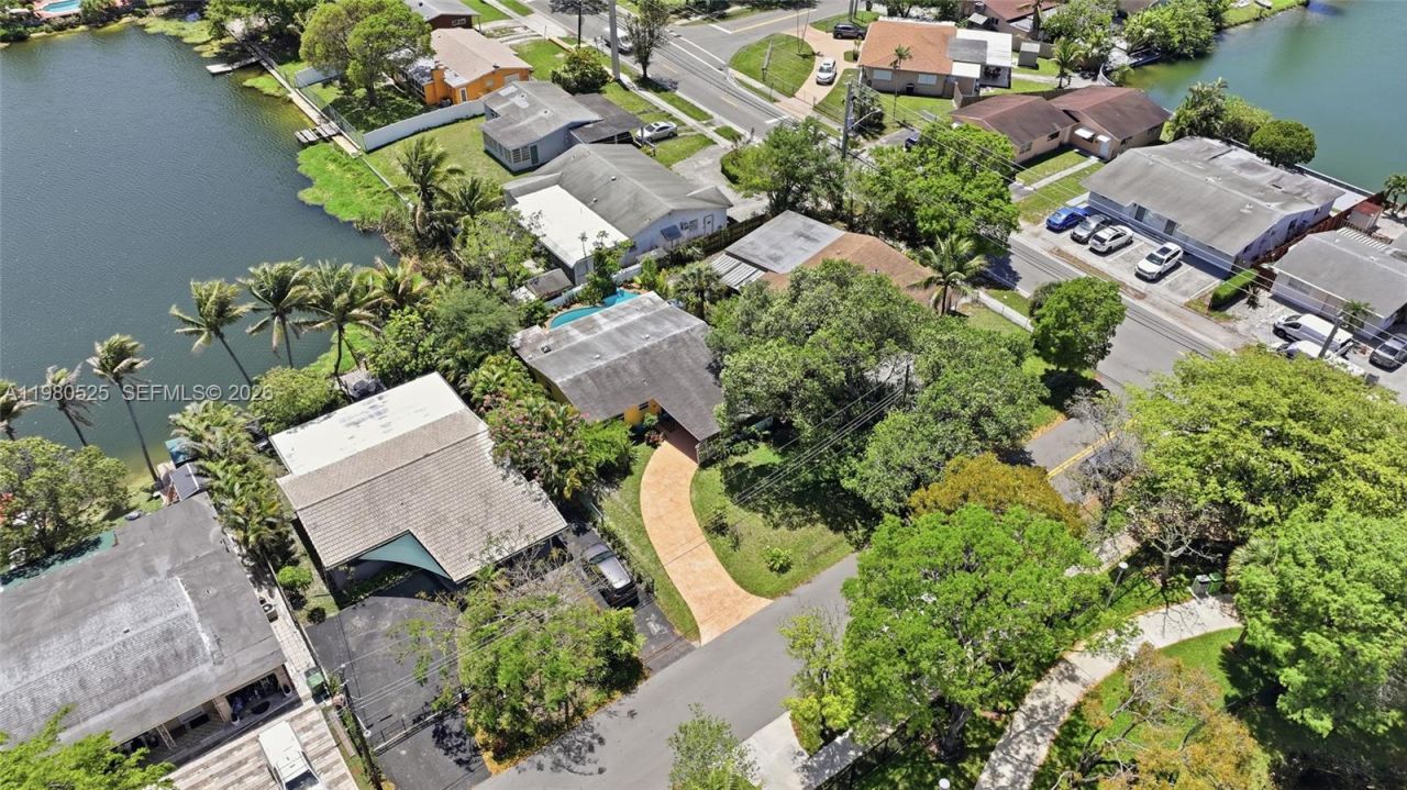 737 SW 2nd Ct, Hallandale Beach, FL 33009 Photo