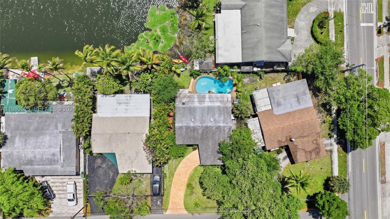 737 SW 2nd Ct, Hallandale Beach, FL 33009 Photo