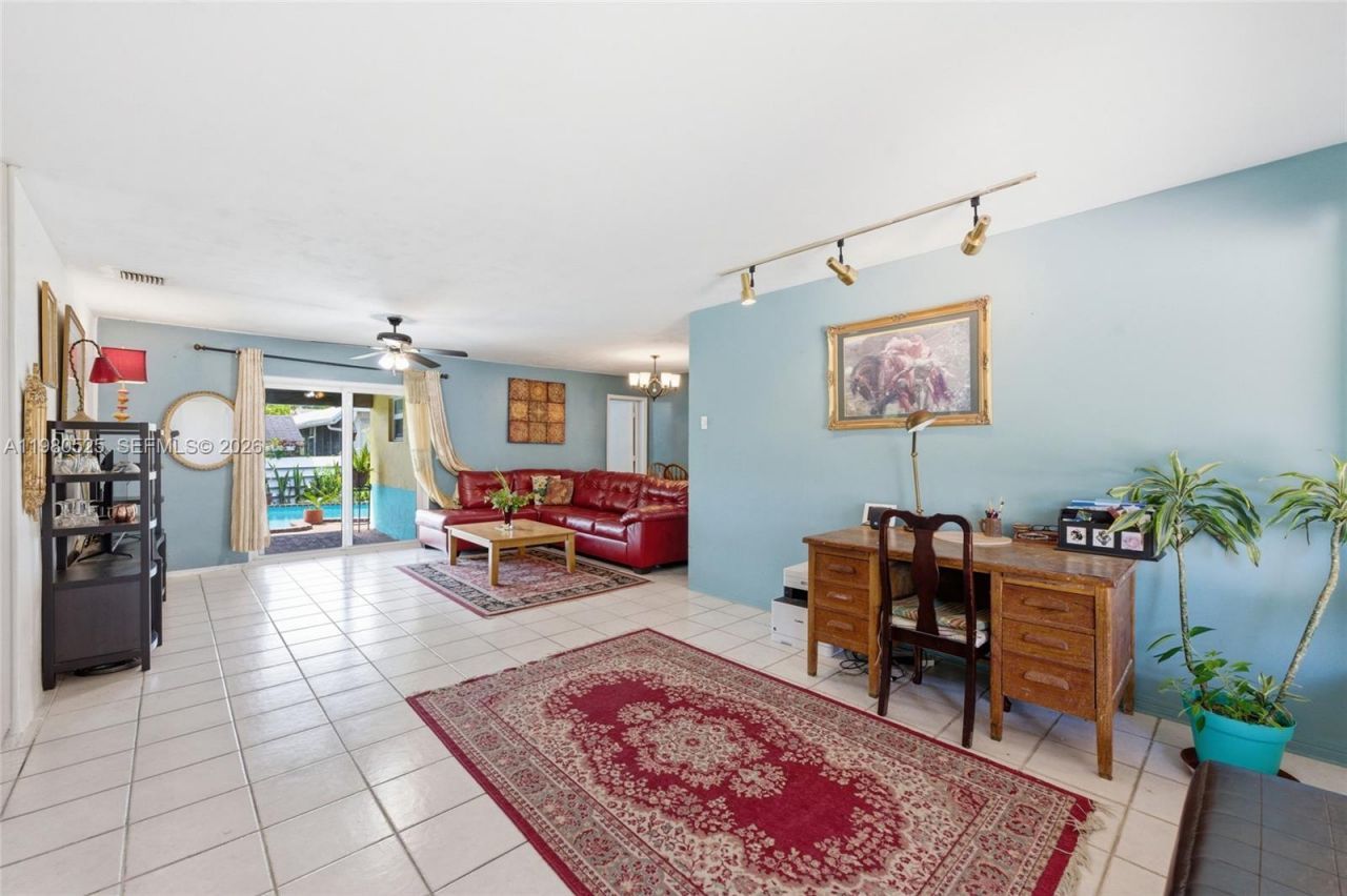 737 SW 2nd Ct, Hallandale Beach, FL 33009 Photo