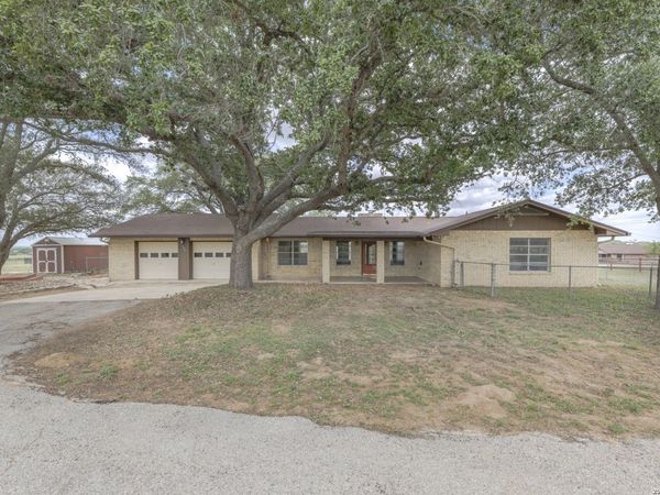 124 HOME PL, Adkins, TX 78101