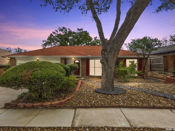 5010 CRESTWOOD DR, Schertz, TX 78108