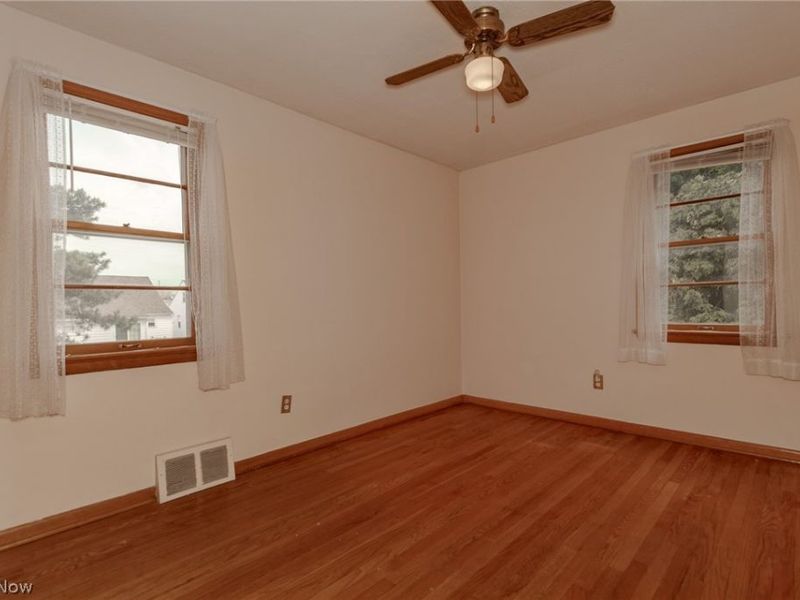 30545 Willow Lane, Willowick, OH 44095 Photo 14