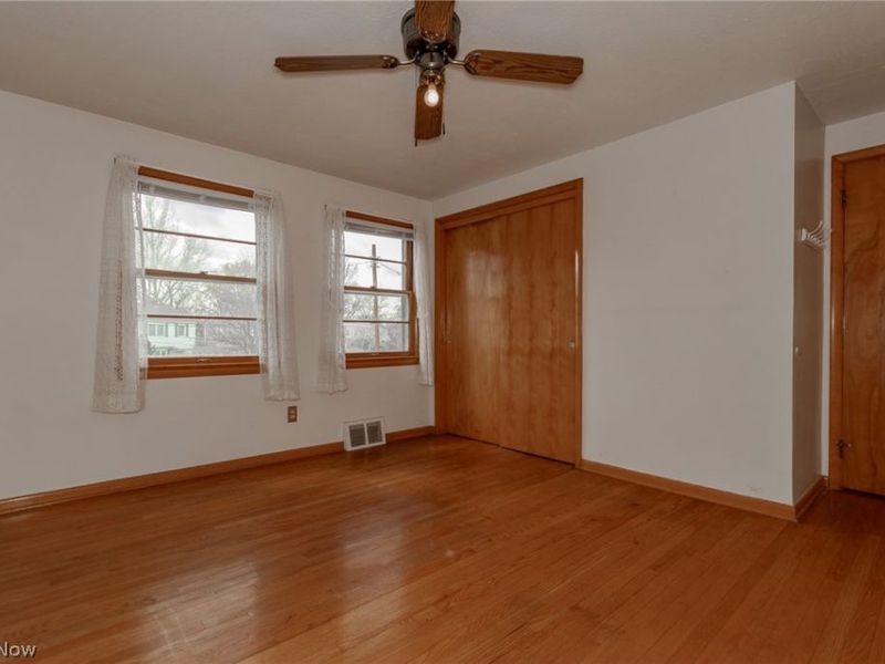 30545 Willow Lane, Willowick, OH 44095 Photo 17