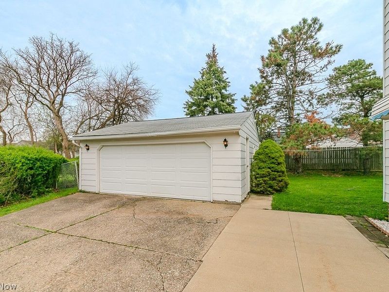 30545 Willow Lane, Willowick, OH 44095 Photo 24